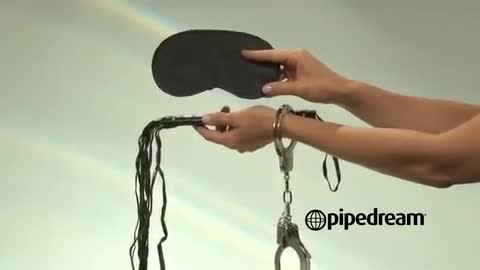 Видеообзор товара: Набор для эротических игр «Lovers Fantasy Kit» из коллекции «Fetish Fantasy Series» от компании PipeDream, цвет черный, PD2107-00