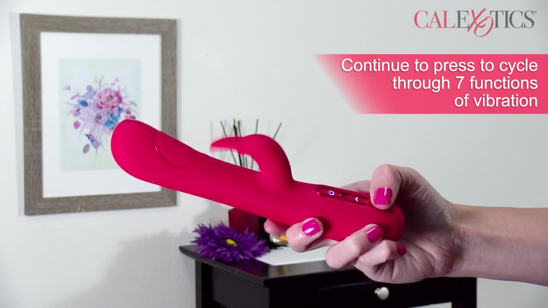 Видеообзор товара: Мультискоростной вибромассажер-кролик с функцией пульсирующего воздействия «Throb Pulse», рабочая длина 10.75 см, розовый, California Exotic SE-4500-20-3