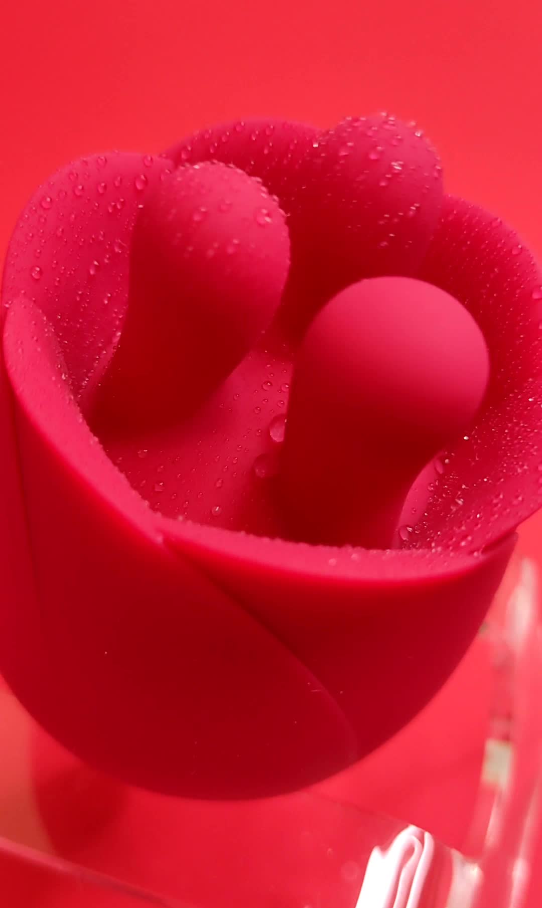 Видеообзор товара: Силиконовый вибромассажер в виде розы, цвет малиновый, Viva Rose Toys RT-34006