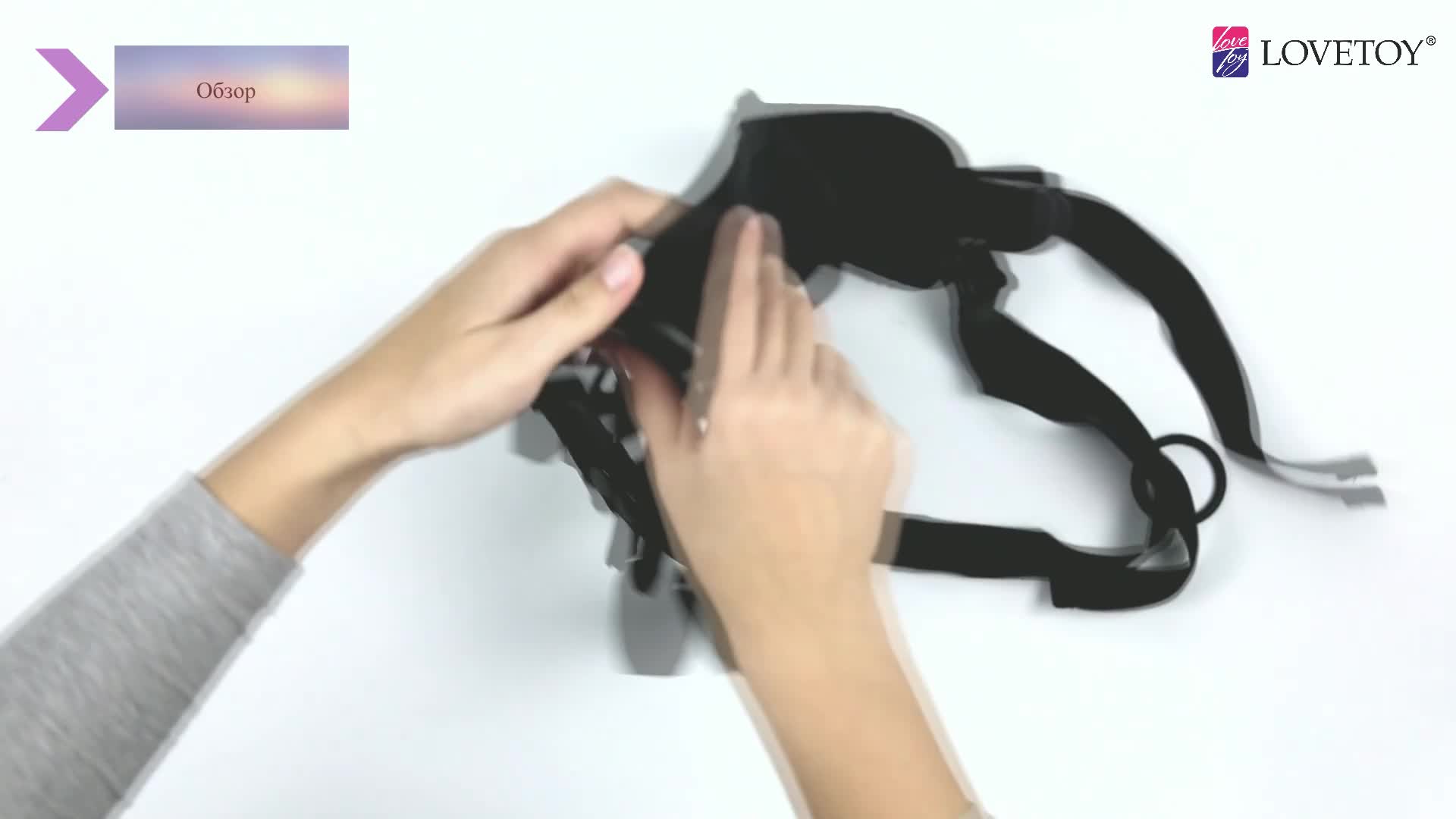 Видеообзор товара: Страпон на креплении «Uni strap 7 Harness» с двумя насадками от компании Биоклон, цвет телесный, 532303