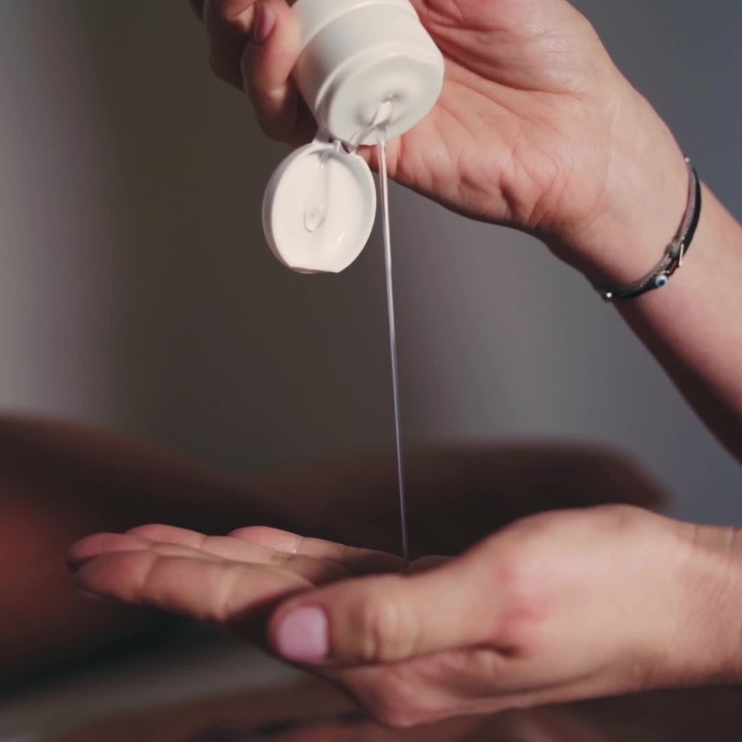 Видеообзор товара: Интимный гель «Moisturising Intimate» на водной основе от компании YESforLOV, объем 100 мл, YFL01A09